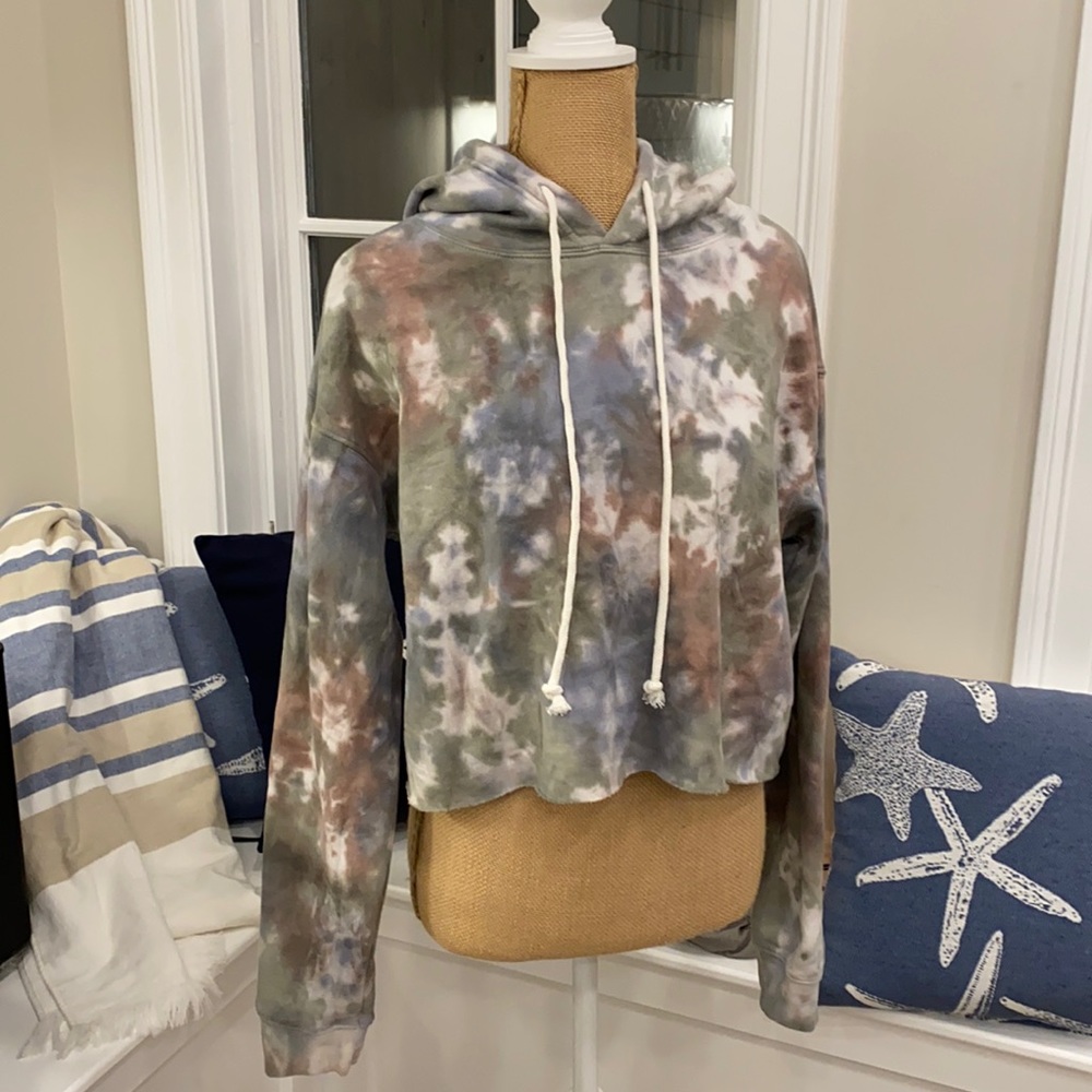 NWT Tie Dye Cropped Hoodie